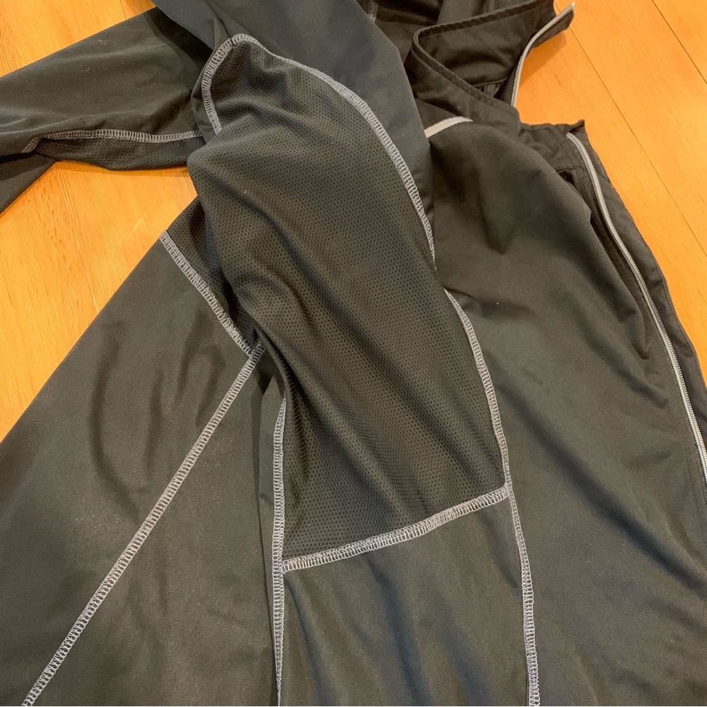 Women’s ASICS Running Jacket - Picture 7 of 8